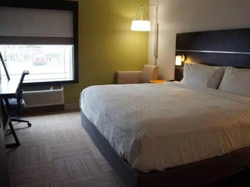 Holiday Inn Express Venice By Ihg Venice Gardens Exterior photo