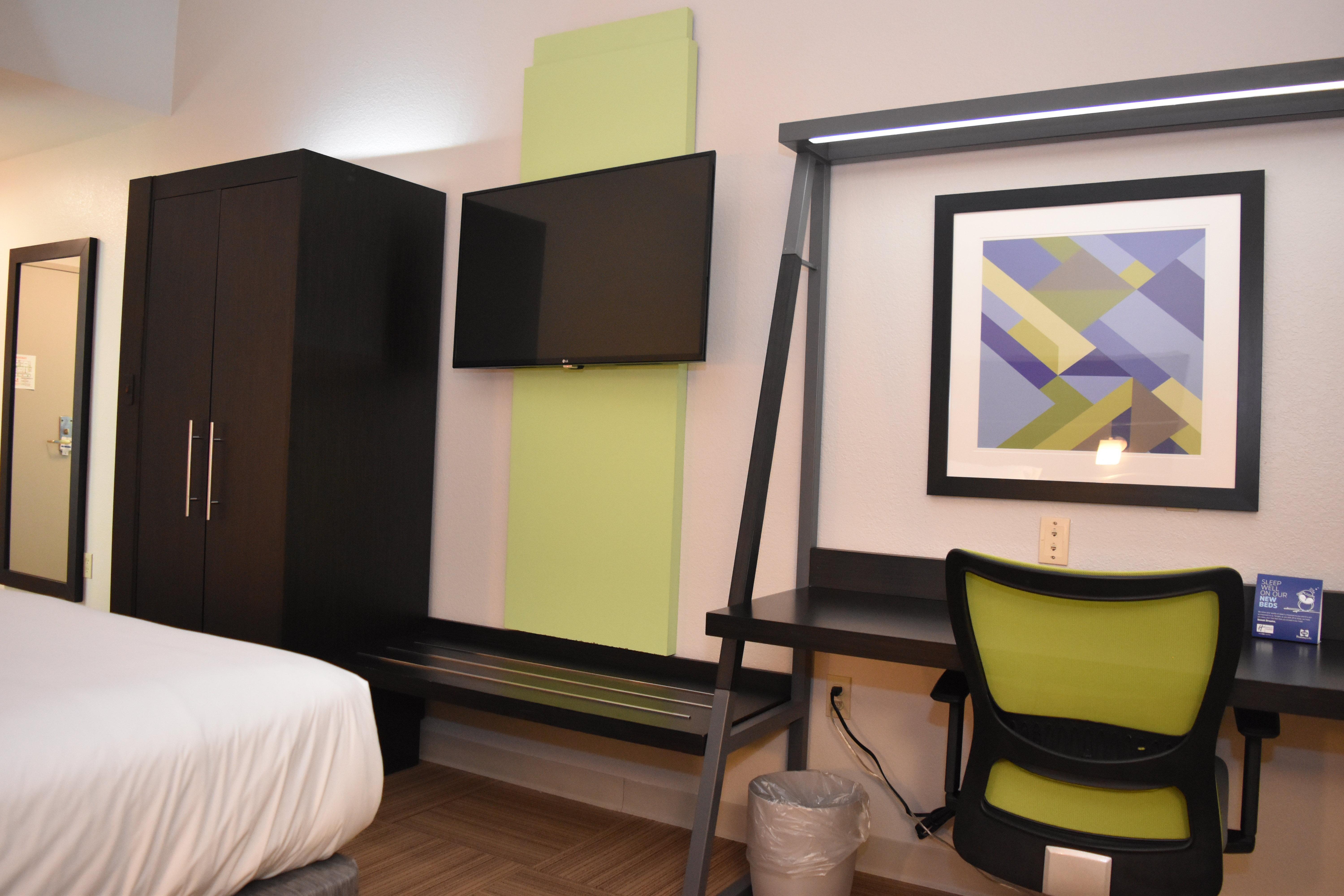 Holiday Inn Express Venice By Ihg Venice Gardens Exterior photo