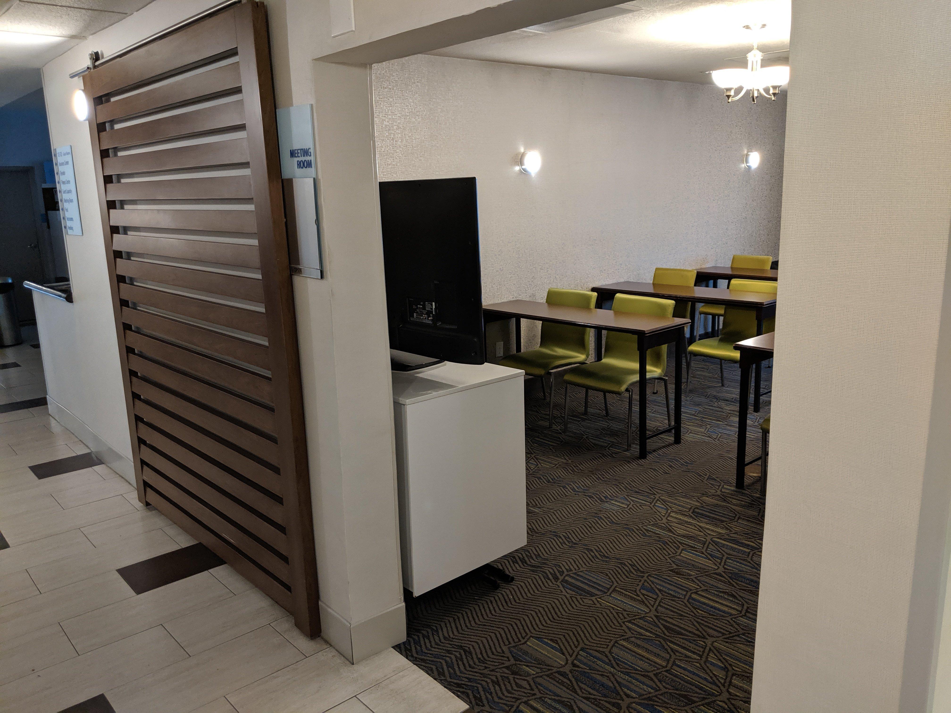 Holiday Inn Express Venice By Ihg Venice Gardens Exterior photo