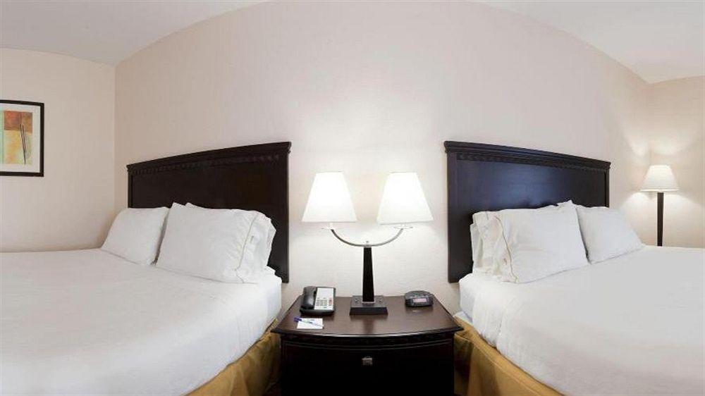 Holiday Inn Express Venice By Ihg Venice Gardens Exterior photo
