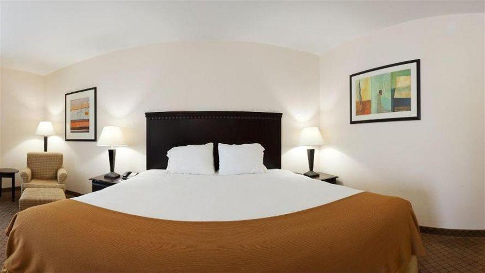 Holiday Inn Express Venice By Ihg Venice Gardens Exterior photo