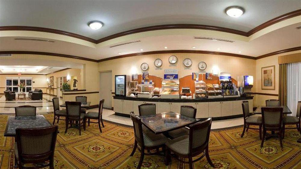 Holiday Inn Express Venice By Ihg Venice Gardens Exterior photo