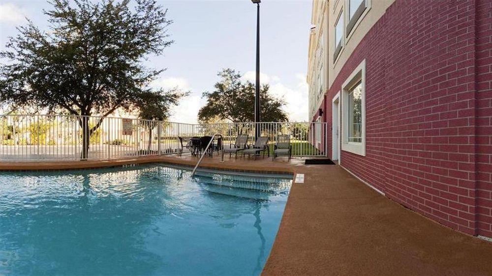 Holiday Inn Express Venice By Ihg Venice Gardens Exterior photo